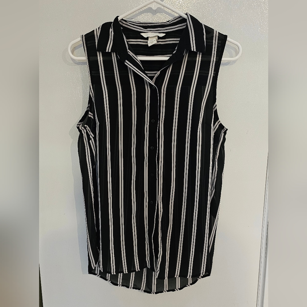 H&M size 4 button down sheer blouse